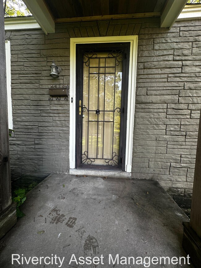 554 Sandridge St in Memphis, TN - Building Photo - Building Photo
