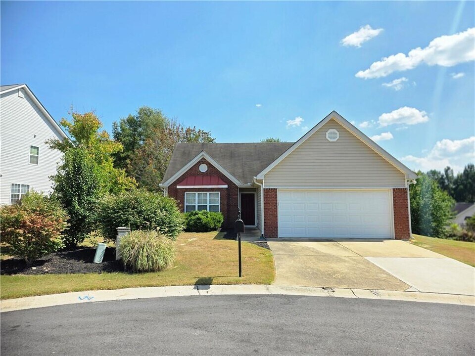 307 Providence Dr in Dallas, GA - Building Photo