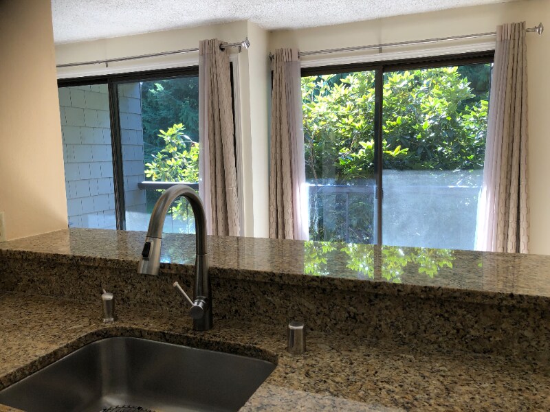 6479 137th Ave NE in Redmond, WA - Foto de edificio