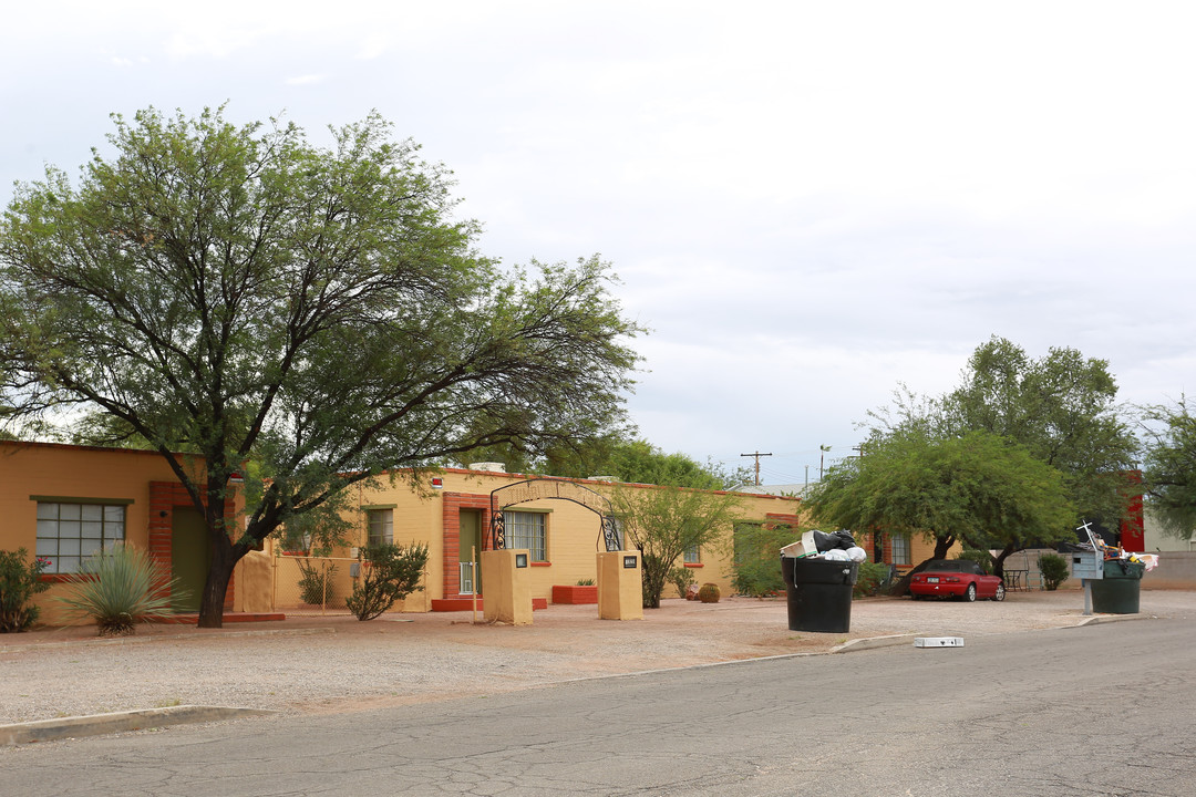 Tumbleweed Apartments in Tucson, AZ - Building Photo