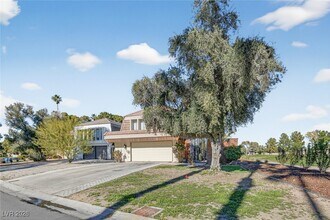 1114 Vegas Valley Dr in Las Vegas, NV - Building Photo - Building Photo