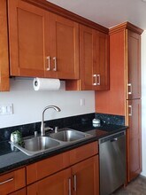 6050 Canterbury Dr in Culver City, CA - Foto de edificio - Building Photo