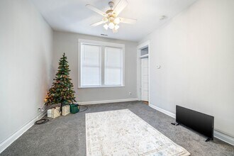 928 S Claremont Ave in Chicago, IL - Building Photo - Building Photo