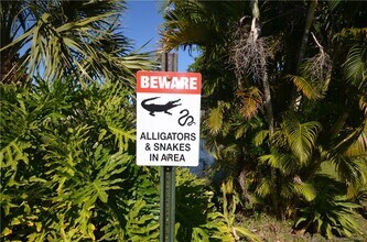 1566 SE Royal Green Cir in Port St. Lucie, FL - Building Photo - Building Photo