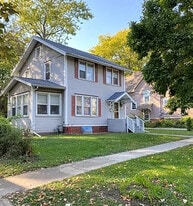 605 S Prairie St in Champaign, IL - Building Photo