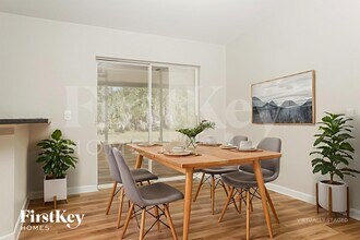 3240 Alesio Ave in North Port, FL - Foto de edificio - Building Photo