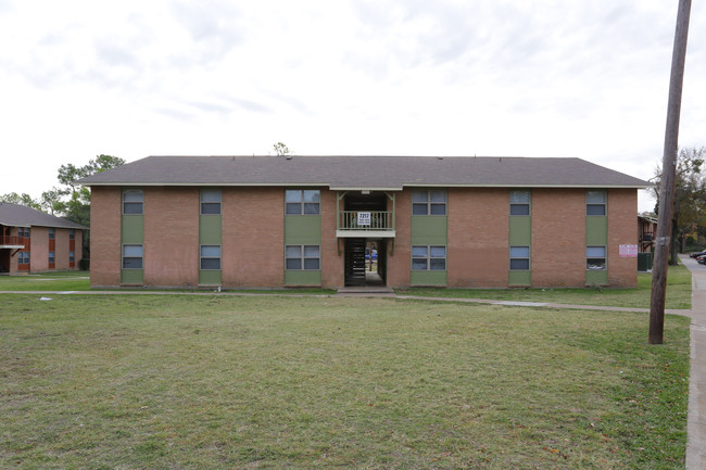 Ridge at Trinity Apartments in Dallas, TX - Foto de edificio - Building Photo