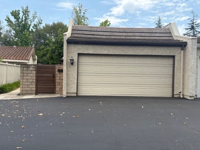 property at 2826 Shoreview Cir