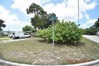 3310 33rd St N in St. Petersburg, FL - Building Photo - Building Photo