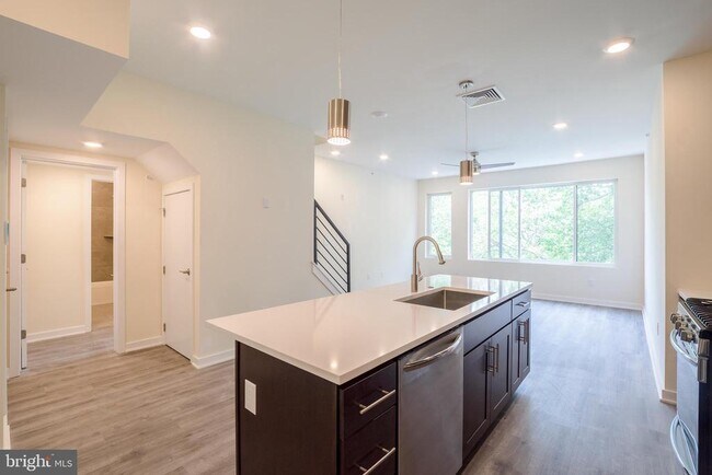 1300 S 24th St in Philadelphia, PA - Building Photo - Building Photo