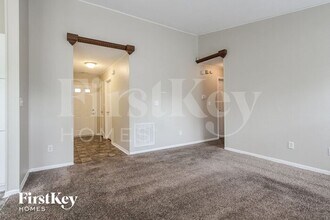 6479 Hazelhatch Dr in Indianapolis, IN - Foto de edificio - Building Photo