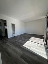 1205 Victoria Ave in Venice, CA - Building Photo - Interior Photo