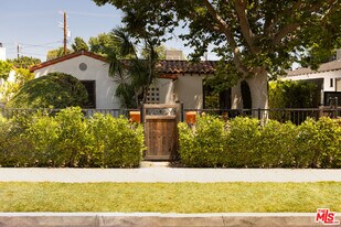 5120 Willowcrest Ave in Los Angeles, CA - Building Photo