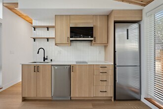 11450 NE Morris St in Portland, OR - Building Photo - Building Photo