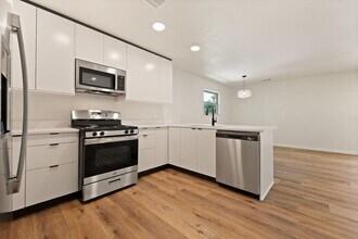 313 Mill St in San Marcos, TX - Building Photo - Building Photo