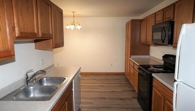 391 Country Clover Dr, Unit 391 in Deforest, WI - Foto de edificio - Building Photo