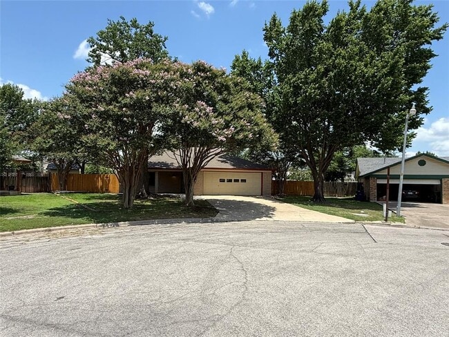 property at 111 Creekside Dr