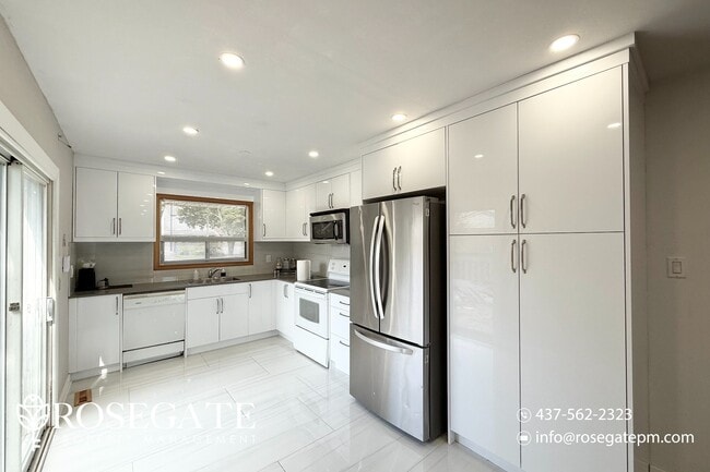 17 Brooksbank Crescent in Ajax, ON - Building Photo - Building Photo