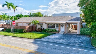 800 NE 6th St in Fort Lauderdale, FL - Foto de edificio - Building Photo