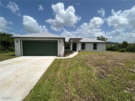 3010 62nd St W in Lehigh Acres, FL - Building Photo