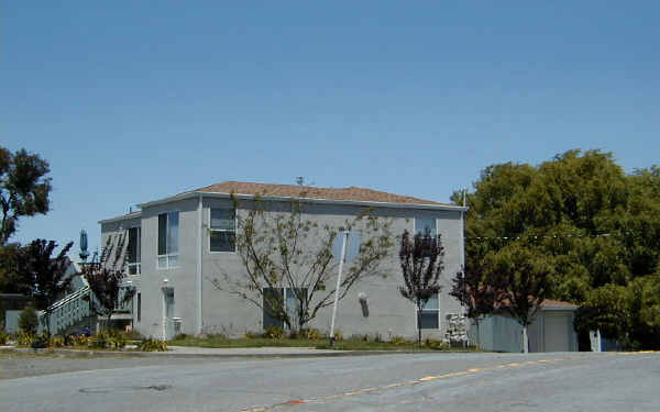 5541 Highland Ave in Richmond, CA - Foto de edificio - Building Photo