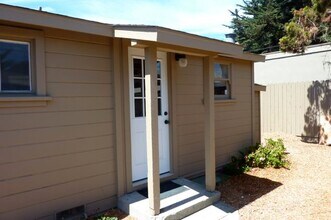 380 Trinity Ave in Seaside, CA - Building Photo - Building Photo
