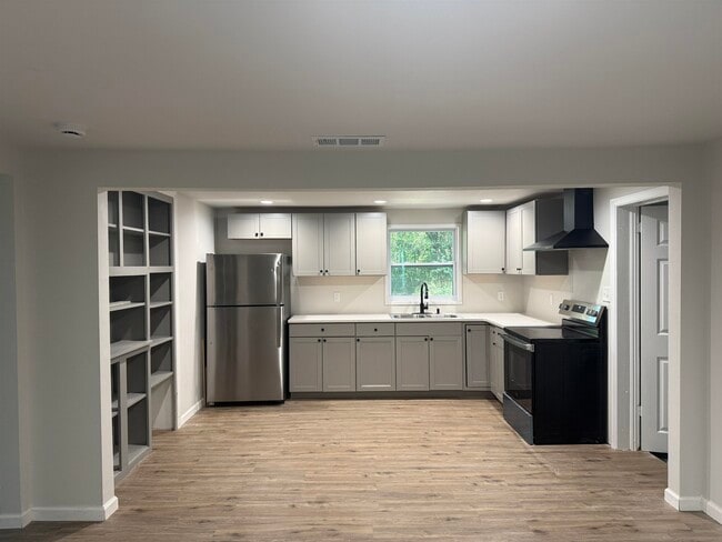 5057 Tillie Ln in Tallahassee, FL - Building Photo - Building Photo