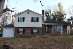14013 Gadsen Ct in Upper Marlboro, MD - Building Photo