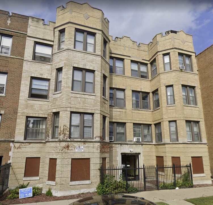 South Shore Apartments in Chicago, IL - Building Photo