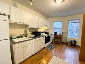 840 Huntington Ave, Unit 1 in Boston, MA - Foto de edificio - Building Photo