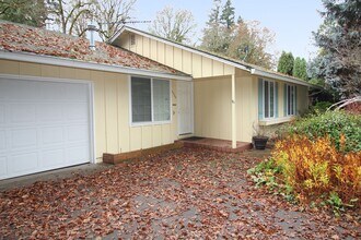 5764 SW Kimball Ct in Lake Oswego, OR - Building Photo - Building Photo