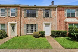 78 W Park West Dr in Houston, TX - Building Photo