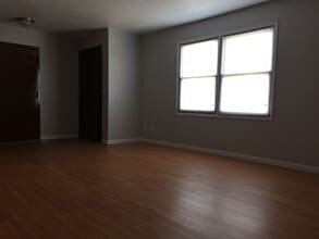805 Illini Ave, Unit F in Pontiac, IL - Building Photo - Building Photo