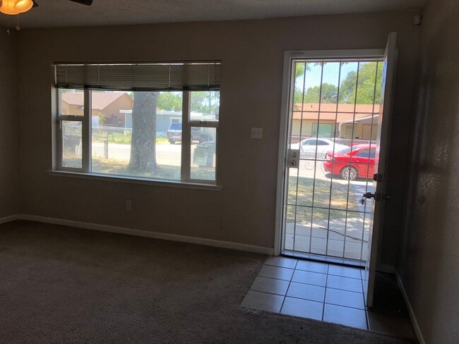 3932 Huron St in Sacramento, CA - Building Photo - Building Photo