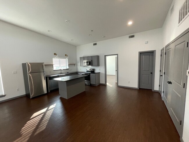300 Clay Ave