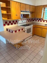 2242 Stillingfleet Rd in Kelowna, BC - Building Photo - Building Photo