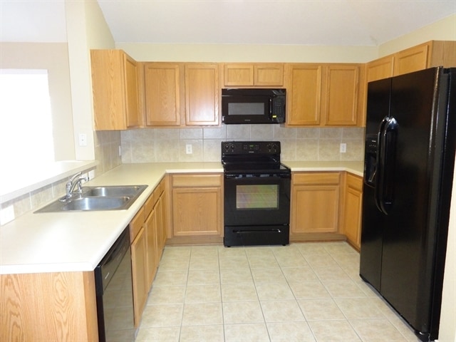 1711 Wellock Ct in San Antonio, TX - Foto de edificio - Building Photo