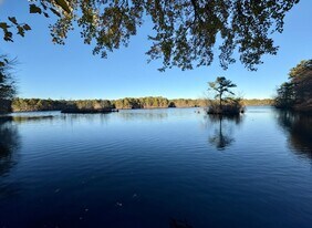 1425 Amsterdam Ave in Toms River, NJ - Building Photo