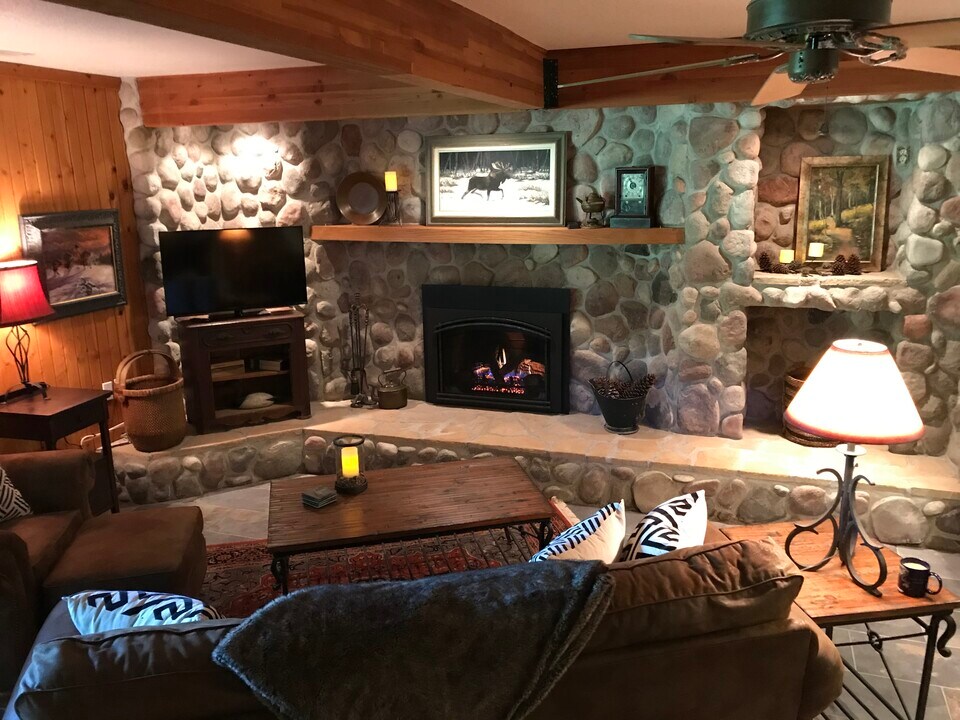 6100 Centerville Rd, Unit Artisan Retreat in Hugo, MN - Foto de edificio