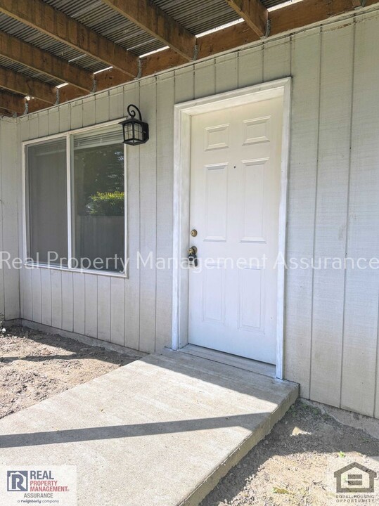 13227 SW 2nd St in Beaverton, OR - Building Photo