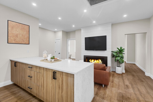 487 Campbell Av, Unit Male-Only in Windsor, ON - Foto de edificio - Building Photo