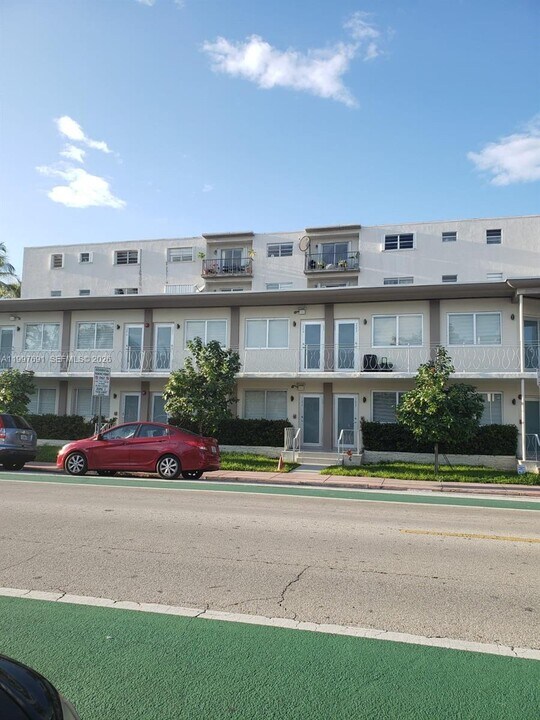1601 Meridian Ave in Miami Beach, FL - Building Photo