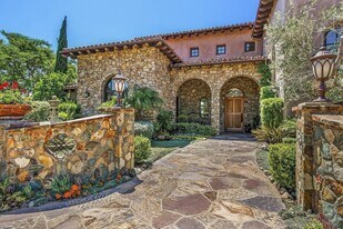 19557 Fortuna Del Este in Escondido, CA - Building Photo