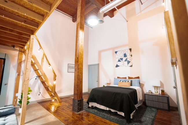 LL Sams Historical Lofts in Waco, TX - Building Photo - Building Photo