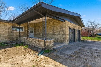 2541 W Benjamin Dr in Wichita, KS - Building Photo - Building Photo