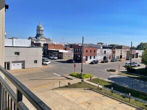 209 W Jefferson St in Winterset, IA - Building Photo - Building Photo