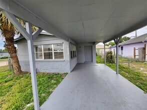 1528 Avenue S in West Palm Beach, FL - Building Photo - Building Photo