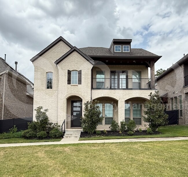 property at 732 Patriot Ln