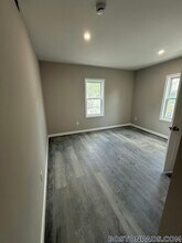 16 Long Ave in Boston, MA - Foto de edificio - Building Photo