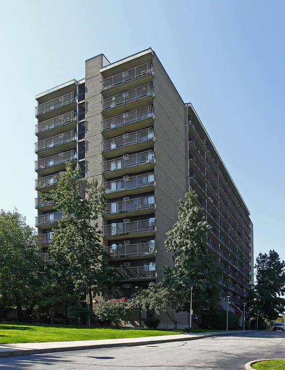 Carnegie Tower at Fairfax in Cleveland, OH - Foto de edificio